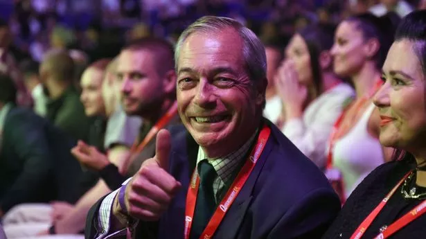 奈杰尔·法拉奇(Nigel Farage)每月收入9.7万英镑，立即成为收入最高的议员