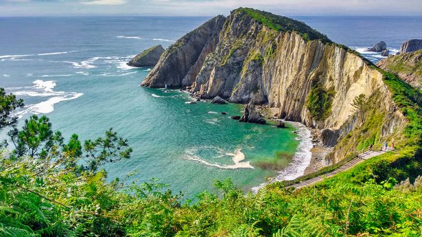 鲜为人知的“西班牙夏威夷”，拥有令人惊叹的“沉默海滩”和清澈的海水
